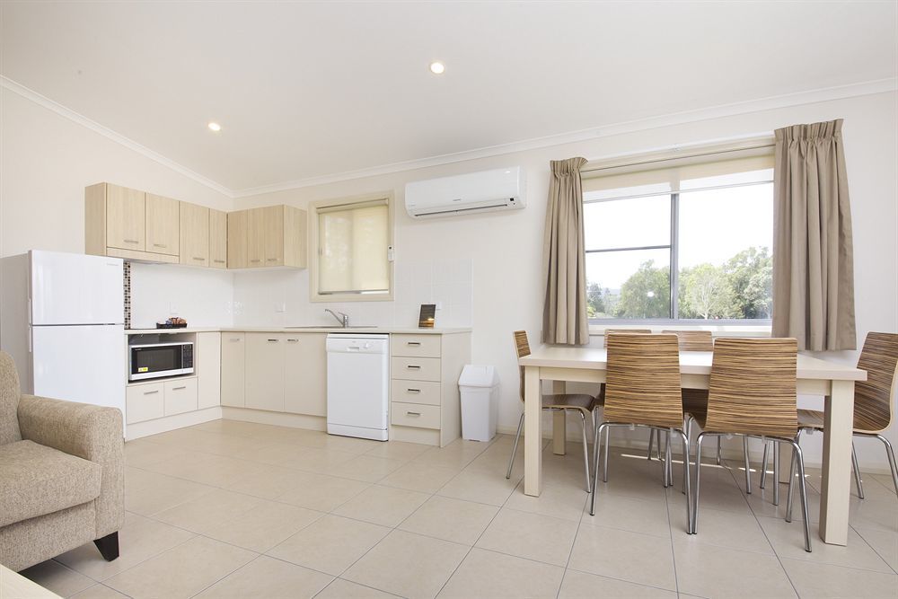 Lakeside Forster Holiday Park ภายนอก รูปภาพ